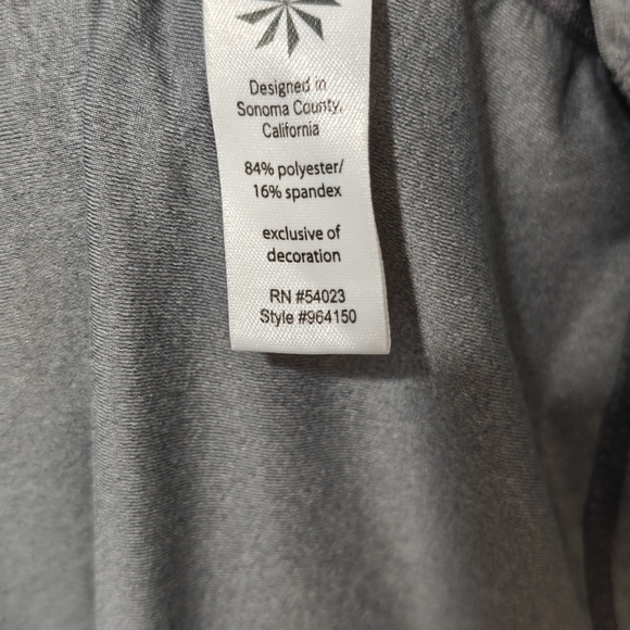 NWOT Athleta Sweater XL Pullover Gray Quarter Zip Reflectors Thumb Holes - Picture 6 of 6